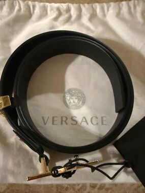 NWT Versace Black Leather Belt with Gold-Tone  Hardware, size 105